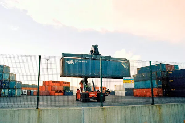 Arazi Forklifti kiralama